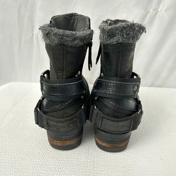 Sorel Boots Womens Size 7 Black Lolla Ankle Booties Leather Buckle Side Zip - Picture 4 of 12